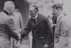 chamberlain-departiendo-con-hitler-y-otros-jerarcas-nazis