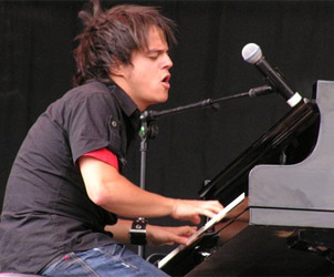 jamie-cullum_piano