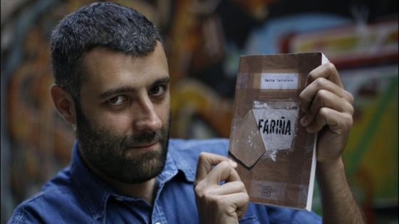 Nacho carretero autor del libro FARINA