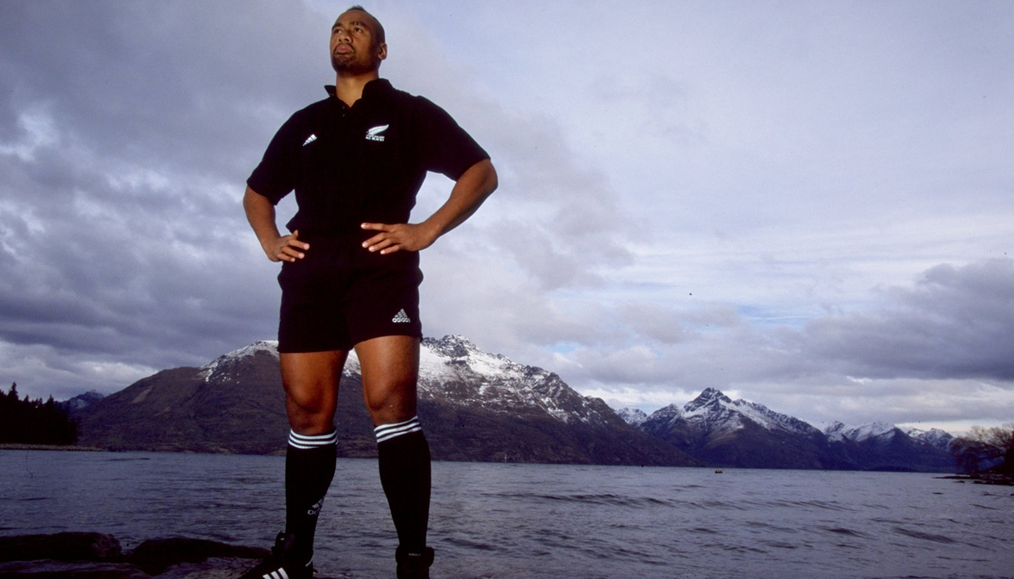 Jul 1999: Jonah Lomu of the New Zealand All Blacks in Queenstown, New Zealand. Mandatory Credit: Mark Dadswell /Allsport