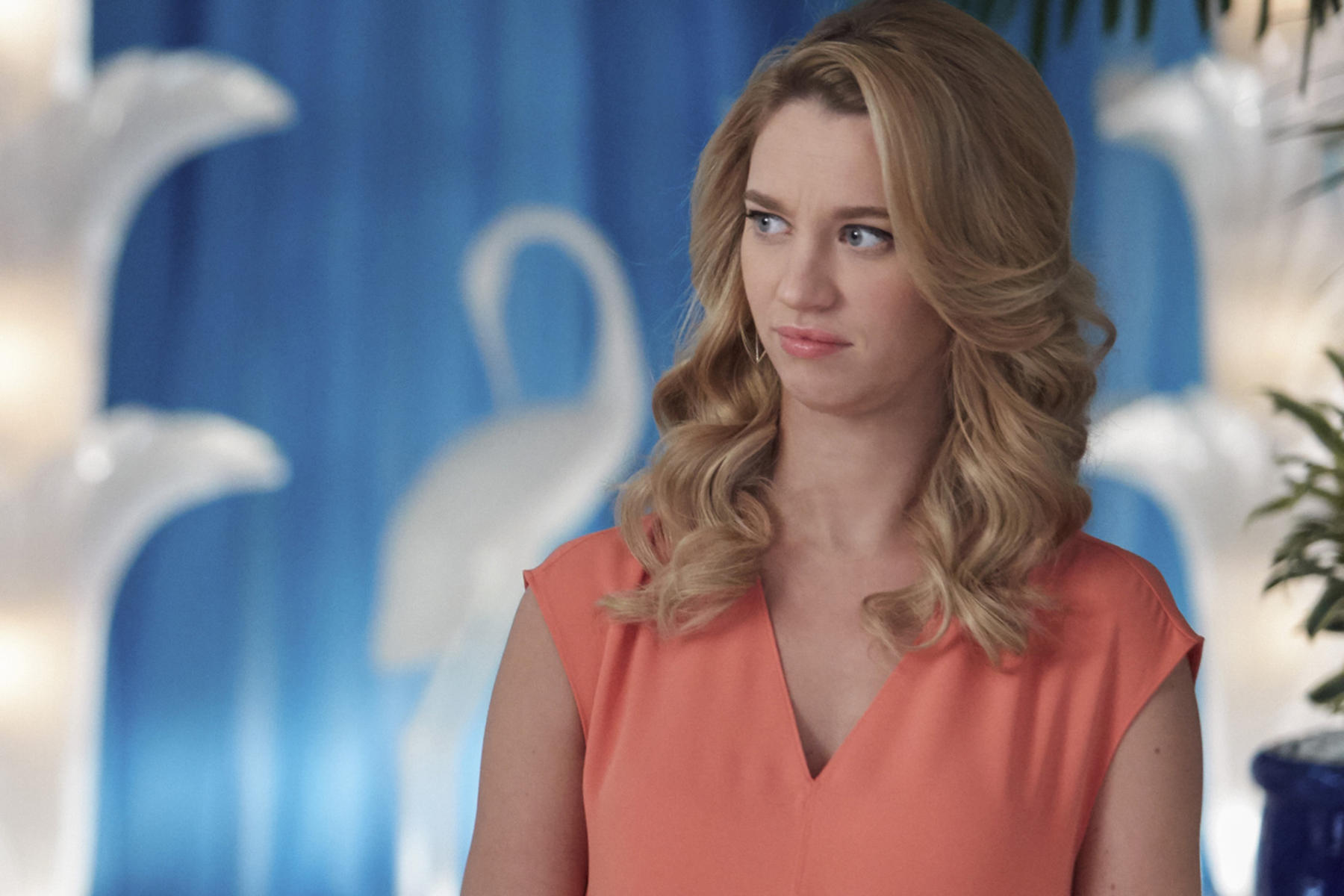 Jane The Virgin -- "Chapter Thirty-Three" -- Image Number: JAV211b_0110.jpg -- Pictured: Yael Grobglas as Petra -- Photo: Tyler Golden/The CW -- ÃÂ© 2016 The CW Network, LLC. All rights reserved