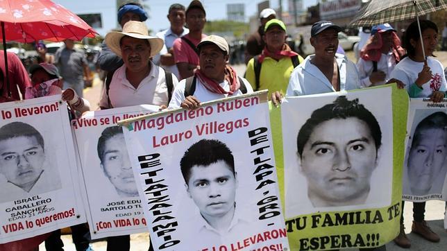 Manifestación por los estudiantes asesinados en Iguala. AFP